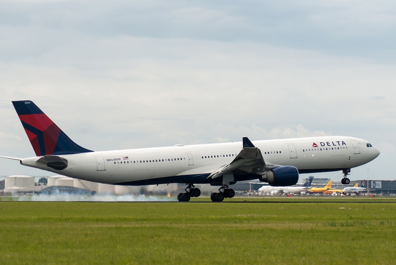 英国航空暂停飞往以色列航班，引发国际航空运输局势紧张新动态