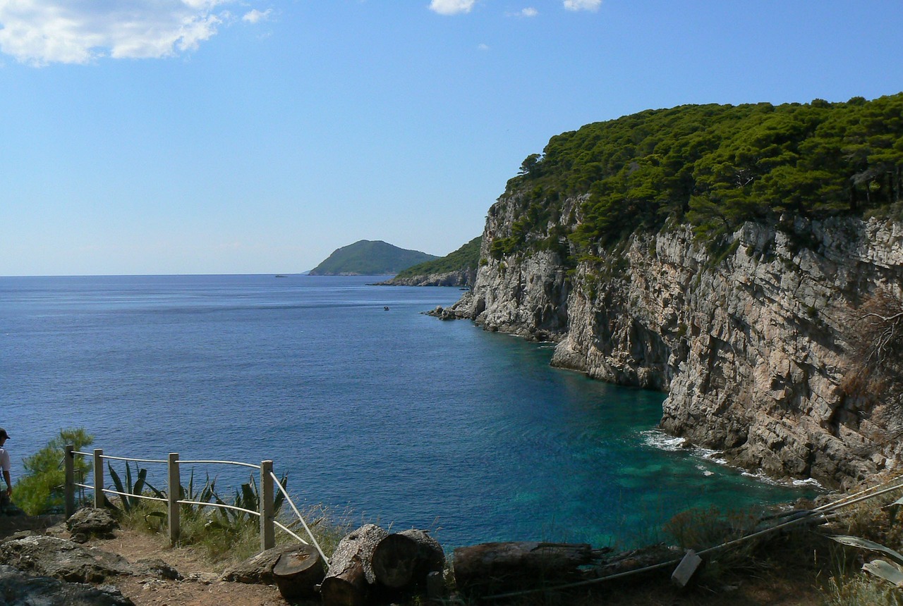 三亚最新宣传，热带风情探索，海滨度假尽享时光